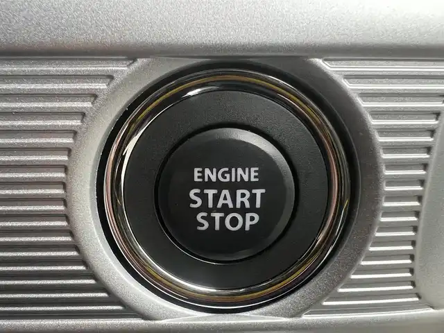 スズキ スペーシア カスタム HYBRID GS 秋田県 2023(令5)年 1.2万km ピュアホワイトP ４WD/衝突軽減システム/LEDヘッドライト/片側パワースライドドア/純正SDナビ（DVD/CD/BT）/フルセグ/スズキ純正アルミ（夏タイヤ装着）/スマートキー/アイドリングストップ/プッシュスタート/クルーズコントロール追従走行有/オートマチックハイビーム/コーナーセンサー/レーンキープアシスト/ステアリングスイッチ/前席シートヒーター/純正フロアマット/純正ドアバイザー/オートライト/オートエアコン/パワーステアリング/パワーウィンドウ/電動格納ウィンカーミラー/横滑り防止/盗難防止装置/寒冷地仕様/取扱説明書/スペアキー×１