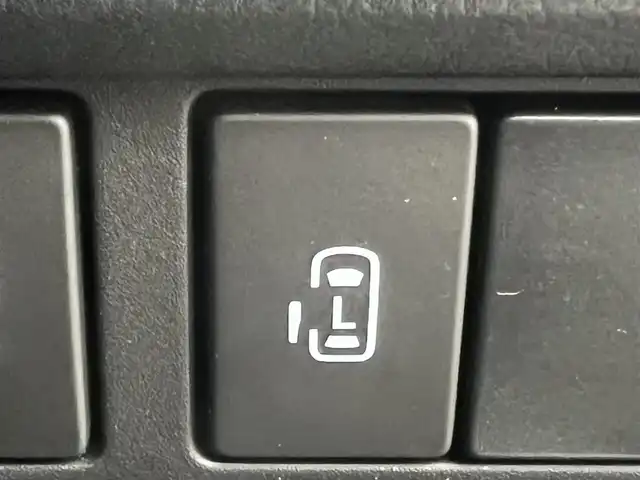 スズキ スペーシア カスタム HYBRID GS 秋田県 2023(令5)年 1.2万km ピュアホワイトP ４WD/衝突軽減システム/LEDヘッドライト/片側パワースライドドア/純正SDナビ（DVD/CD/BT）/フルセグ/スズキ純正アルミ（夏タイヤ装着）/スマートキー/アイドリングストップ/プッシュスタート/クルーズコントロール追従走行有/オートマチックハイビーム/コーナーセンサー/レーンキープアシスト/ステアリングスイッチ/前席シートヒーター/純正フロアマット/純正ドアバイザー/オートライト/オートエアコン/パワーステアリング/パワーウィンドウ/電動格納ウィンカーミラー/横滑り防止/盗難防止装置/寒冷地仕様/取扱説明書/スペアキー×１