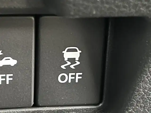 スズキ スペーシア カスタム HYBRID GS 秋田県 2023(令5)年 1.2万km ピュアホワイトP ４WD/衝突軽減システム/LEDヘッドライト/片側パワースライドドア/純正SDナビ（DVD/CD/BT）/フルセグ/スズキ純正アルミ（夏タイヤ装着）/スマートキー/アイドリングストップ/プッシュスタート/クルーズコントロール追従走行有/オートマチックハイビーム/コーナーセンサー/レーンキープアシスト/ステアリングスイッチ/前席シートヒーター/純正フロアマット/純正ドアバイザー/オートライト/オートエアコン/パワーステアリング/パワーウィンドウ/電動格納ウィンカーミラー/横滑り防止/盗難防止装置/寒冷地仕様/取扱説明書/スペアキー×１