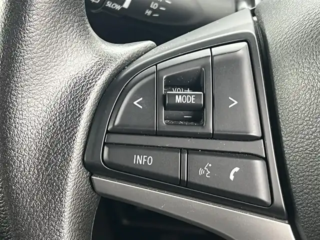 スズキ スペーシア カスタム HYBRID GS 秋田県 2023(令5)年 1.2万km ピュアホワイトP ４WD/衝突軽減システム/LEDヘッドライト/片側パワースライドドア/純正SDナビ（DVD/CD/BT）/フルセグ/スズキ純正アルミ（夏タイヤ装着）/スマートキー/アイドリングストップ/プッシュスタート/クルーズコントロール追従走行有/オートマチックハイビーム/コーナーセンサー/レーンキープアシスト/ステアリングスイッチ/前席シートヒーター/純正フロアマット/純正ドアバイザー/オートライト/オートエアコン/パワーステアリング/パワーウィンドウ/電動格納ウィンカーミラー/横滑り防止/盗難防止装置/寒冷地仕様/取扱説明書/スペアキー×１