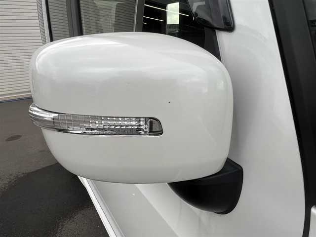 スズキ スペーシア カスタム HYBRID GS 岐阜県 2023(令5)年 1.2万km ピュアホワイトP ４WD/衝突軽減システム/LEDヘッドライト/片側パワースライドドア/純正SDナビ（DVD/CD/BT）/フルセグ（走行中視聴可能）/スズキ純正アルミ（夏タイヤ装着）/スマートキー/アイドリングストップ/プッシュスタート/クルーズコントロール追従走行有/オートマチックハイビーム/コーナーセンサー/レーンキープアシスト/ステアリングスイッチ/前席シートヒーター/純正フロアマット/純正ドアバイザー/オートライト/オートエアコン/パワーステアリング/パワーウィンドウ/電動格納ウィンカーミラー/横滑り防止/盗難防止装置/寒冷地仕様/取扱説明書/スペアキー×１