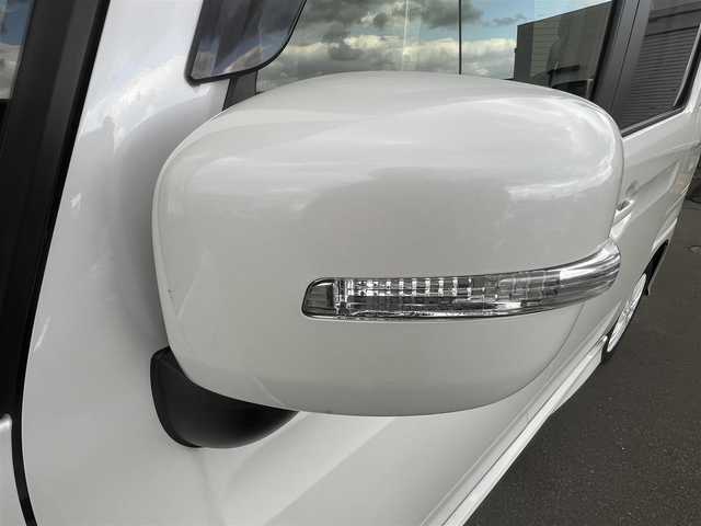 スズキ スペーシア カスタム HYBRID GS 岐阜県 2023(令5)年 1.2万km ピュアホワイトP ４WD/衝突軽減システム/LEDヘッドライト/片側パワースライドドア/純正SDナビ（DVD/CD/BT）/フルセグ（走行中視聴可能）/スズキ純正アルミ（夏タイヤ装着）/スマートキー/アイドリングストップ/プッシュスタート/クルーズコントロール追従走行有/オートマチックハイビーム/コーナーセンサー/レーンキープアシスト/ステアリングスイッチ/前席シートヒーター/純正フロアマット/純正ドアバイザー/オートライト/オートエアコン/パワーステアリング/パワーウィンドウ/電動格納ウィンカーミラー/横滑り防止/盗難防止装置/寒冷地仕様/取扱説明書/スペアキー×１