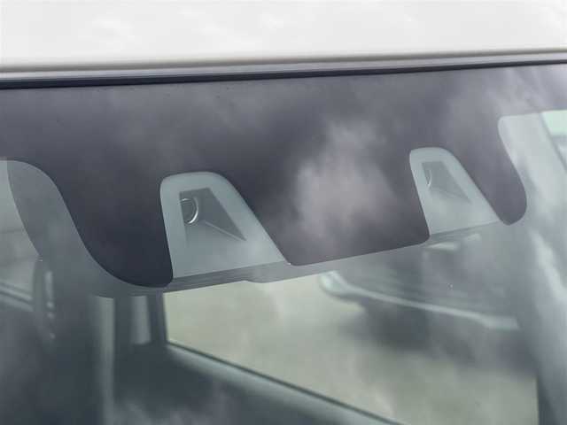 スズキ スペーシア カスタム HYBRID GS 岐阜県 2023(令5)年 1.2万km ピュアホワイトP ４WD/衝突軽減システム/LEDヘッドライト/片側パワースライドドア/純正SDナビ（DVD/CD/BT）/フルセグ（走行中視聴可能）/スズキ純正アルミ（夏タイヤ装着）/スマートキー/アイドリングストップ/プッシュスタート/クルーズコントロール追従走行有/オートマチックハイビーム/コーナーセンサー/レーンキープアシスト/ステアリングスイッチ/前席シートヒーター/純正フロアマット/純正ドアバイザー/オートライト/オートエアコン/パワーステアリング/パワーウィンドウ/電動格納ウィンカーミラー/横滑り防止/盗難防止装置/寒冷地仕様/取扱説明書/スペアキー×１