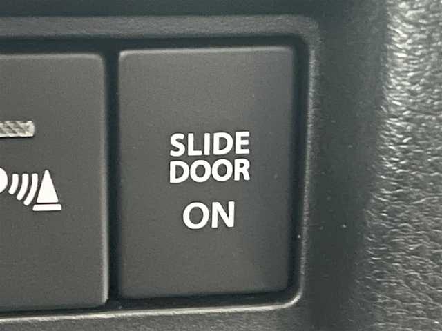 スズキ スペーシア カスタム HYBRID GS 岐阜県 2023(令5)年 1.2万km ピュアホワイトP ４WD/衝突軽減システム/LEDヘッドライト/片側パワースライドドア/純正SDナビ（DVD/CD/BT）/フルセグ（走行中視聴可能）/スズキ純正アルミ（夏タイヤ装着）/スマートキー/アイドリングストップ/プッシュスタート/クルーズコントロール追従走行有/オートマチックハイビーム/コーナーセンサー/レーンキープアシスト/ステアリングスイッチ/前席シートヒーター/純正フロアマット/純正ドアバイザー/オートライト/オートエアコン/パワーステアリング/パワーウィンドウ/電動格納ウィンカーミラー/横滑り防止/盗難防止装置/寒冷地仕様/取扱説明書/スペアキー×１