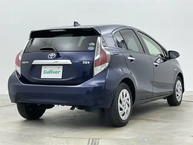 トヨタ アクア S スタイルブラック 岡山県 2016(平28)年 6万km ダークブルーマイカ 純正ナビ/・FM/AM/Bluetooth/フルセグ/CD/DVD/型番:NSZT-W66T/バックカメラ/ビルトインETC/トヨタセーフティーセンス/・プリクラッシュセーフティ/・レーンキープアシスト/・オートマチックハイビーム/社外フロアマット/オートエアコン/オートライト/・フォグライト/プッシュスタート/スマートキー×2/取扱説明書