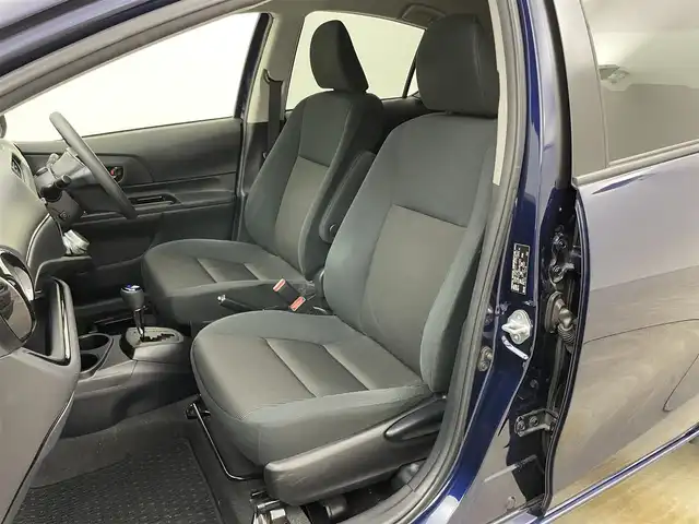 トヨタ アクア S スタイルブラック 岡山県 2016(平28)年 6万km ダークブルーマイカ 純正ナビ/・FM/AM/Bluetooth/フルセグ/CD/DVD/型番:NSZT-W66T/バックカメラ/ビルトインETC/トヨタセーフティーセンス/・プリクラッシュセーフティ/・レーンキープアシスト/・オートマチックハイビーム/社外フロアマット/オートエアコン/オートライト/・フォグライト/プッシュスタート/スマートキー×2/取扱説明書