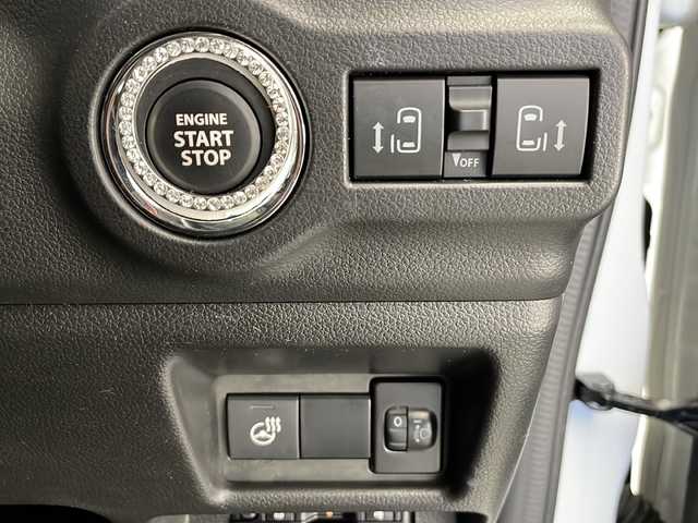 スズキ スペーシア カスタム HYBRID XS 長野県 2024(令6)年 0.8万km ピュアホワイトパール/ブラック2トーン 4WD/純正メモリナビ/フルセグ&USB&BT&AppleCarPlay&AndroidAuto/スズキセーフティーサポート/アダプティブクルーズコントロール/レーンキープアシスト/車線逸脱警報/衝突軽減ブレーキ/デュアルセンサーブレーキサポート/コーナーセンサー/ヘッドアップディスプレイ/標識認識機能/先行車発進告知/前後ドライブレコーダー/両側パワースライドドア/ハーフレザーシート/前席シートヒーター/ステアリングスイッチ/ステアリングヒーター/2列目サンシェード/全方位カメラ/ビルトインETC/LEDヘッドライト/オートライト/フロントフォグランプ/電動格納ミラー/ウィンカーミラー/ドアミラーヒーター/電動ホールド/オートホールド/純正15インチAW装着/純正フロアマット/純正ドアバイザー/プッシュスタート/スマートキー/取扱説明書/新車保証書