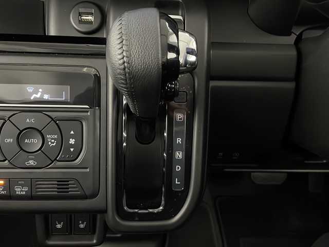 スズキ スペーシア カスタム HYBRID XS 長野県 2024(令6)年 0.8万km ピュアホワイトパール/ブラック2トーン 4WD/純正メモリナビ/フルセグ&USB&BT&AppleCarPlay&AndroidAuto/スズキセーフティーサポート/アダプティブクルーズコントロール/レーンキープアシスト/車線逸脱警報/衝突軽減ブレーキ/デュアルセンサーブレーキサポート/コーナーセンサー/ヘッドアップディスプレイ/標識認識機能/先行車発進告知/前後ドライブレコーダー/両側パワースライドドア/ハーフレザーシート/前席シートヒーター/ステアリングスイッチ/ステアリングヒーター/2列目サンシェード/全方位カメラ/ビルトインETC/LEDヘッドライト/オートライト/フロントフォグランプ/電動格納ミラー/ウィンカーミラー/ドアミラーヒーター/電動ホールド/オートホールド/純正15インチAW装着/純正フロアマット/純正ドアバイザー/プッシュスタート/スマートキー/取扱説明書/新車保証書