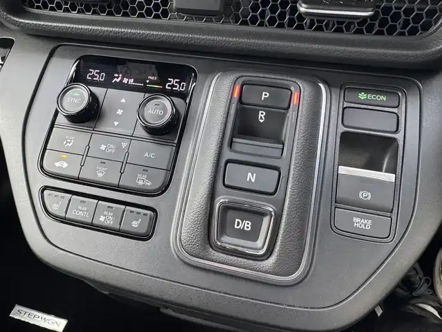 ホンダ ステップワゴン スパーダ eHEV プレミアムライン 千葉県 2024(令6)年 1.3万km ミッドナイトブルービームM ワンオーナー/ホンダセンシング /レーダークルーズコントロール/レーンキープアシスト/ブラインドスポットモニター/純正11.4インチナビ/フルセグTV/Bluetooth/カープレイ/バックカメラ/ハーフレザーシート/シートヒーター（前席・2列目）/純正ETC2.0/純正ドライブレコーダー/純正フロアマット/純正17インチAW/革巻きステアリング/プッシュスタート/スマートキー/保証書・取説/スペアキー