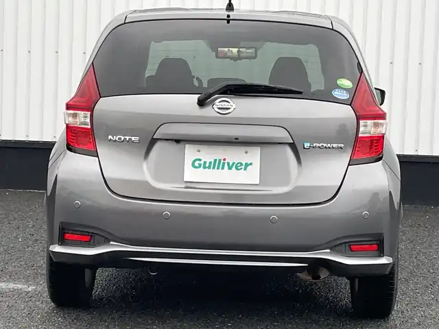 日産 ノート e－パワー X Vセレクション 千葉県 2020(令2)年 4.6万km グレー 社外SDナビ/(Bluetooth/AM/FM)/アラウンドビューカメラ/衝突被害軽減システム/車線逸脱警報/横滑り防止装置/ビルトインETC/LEDヘッドライト/オートライト/ウィンカーミラー/電動格納ミラー/純正14インチAW/シートリフター/プッシュスタート/スマートキー/フロアマット/スペアキー/取扱説明書