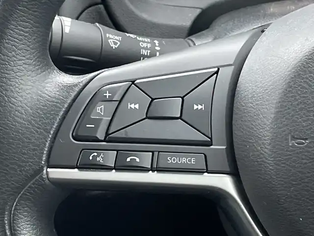 日産 ノート e－パワー X Vセレクション 千葉県 2020(令2)年 4.6万km グレー 社外SDナビ/(Bluetooth/AM/FM)/アラウンドビューカメラ/衝突被害軽減システム/車線逸脱警報/横滑り防止装置/ビルトインETC/LEDヘッドライト/オートライト/ウィンカーミラー/電動格納ミラー/純正14インチAW/シートリフター/プッシュスタート/スマートキー/フロアマット/スペアキー/取扱説明書