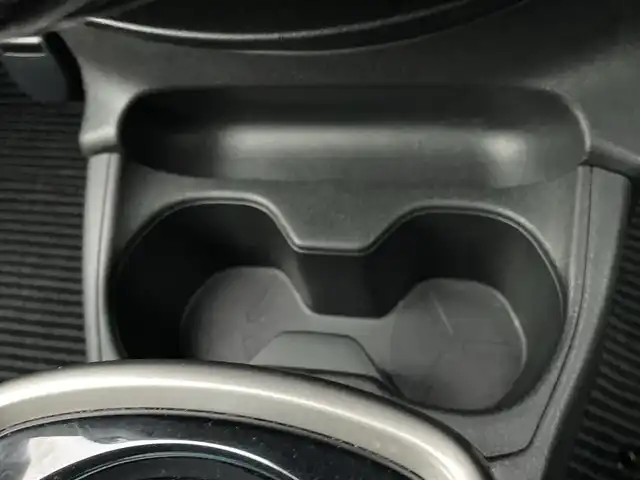 日産 ノート e－パワー X Vセレクション 千葉県 2020(令2)年 4.6万km グレー 社外SDナビ/(Bluetooth/AM/FM)/アラウンドビューカメラ/衝突被害軽減システム/車線逸脱警報/横滑り防止装置/ビルトインETC/LEDヘッドライト/オートライト/ウィンカーミラー/電動格納ミラー/純正14インチAW/シートリフター/プッシュスタート/スマートキー/フロアマット/スペアキー/取扱説明書