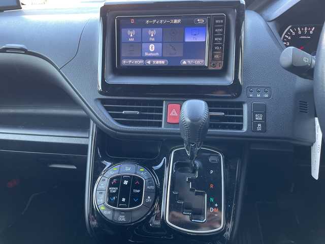 トヨタ ノア Si ダブルバイビー 神奈川県 2016(平28)年 1.4万km ダークバイオレットマイカメタリック ワンオーナー/プリクラッシュセーフティシステム/レーンキープアシスト/オートハイビーム/先行車発進お知らせ/両側パワースライドドア/純正ナビ(BT/CD/AM/FM)/ワンセグTV/バックカメラ/クルーズコントロール/ステアリングスイッチ/横滑り防止装置/ビルトインETC/HIDヘッドライト/フォグランプ/純正フロアマット/純正ドアバイザー/保証書/取扱説明書