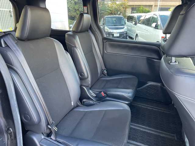 トヨタ ノア Si ダブルバイビー 神奈川県 2016(平28)年 1.4万km ダークバイオレットマイカメタリック ワンオーナー/プリクラッシュセーフティシステム/レーンキープアシスト/オートハイビーム/先行車発進お知らせ/両側パワースライドドア/純正ナビ(BT/CD/AM/FM)/ワンセグTV/バックカメラ/クルーズコントロール/ステアリングスイッチ/横滑り防止装置/ビルトインETC/HIDヘッドライト/フォグランプ/純正フロアマット/純正ドアバイザー/保証書/取扱説明書