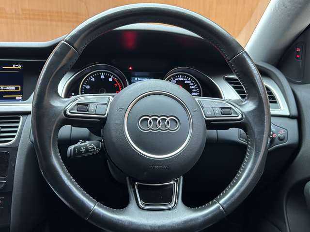 アウディ Ａ５ SB 2．0 TFSI クワトロ 千葉県 2014(平26)年 7.8万km グレイシアホワイトメタリック ＡＣＣ　/黒革　/ナビ　/ＴＶ　/Ｂｌｕｅｔｏｏｔｈ接続　/Ｂカメラ　/シートＨ　/電動シート　/アシスタンスＰＫＧ　/サイドアシスト　/アクティブレーンアシスト　/ＨＩＤヘッドライト　/社外２０インチＡＷ　/純正ＡＷ有り