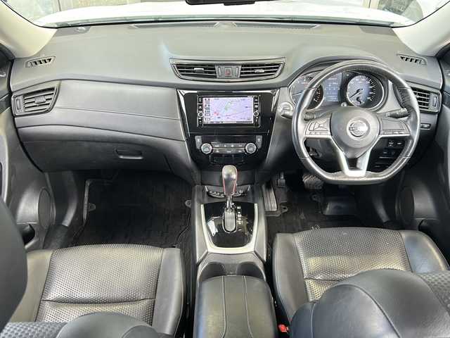 日産 エクストレイル 20X 静岡県 2018(平30)年 8.2万km パール 純正ナビ（CD DVD iPod FM AM フルセグTV SD Bluetooth）/全方位カメラ/バックカメラ/４WD/ダウンヒルアシストコントロール/前後コーナーセンサー/ヒーテッドドアミラー/電動リアゲート/ルーフキャリア/ステアリングリモコン/純正アルミホイール/純正フロアマット/本革レザーシート/LEDヘッドライト/フォグランプ/スマートキー