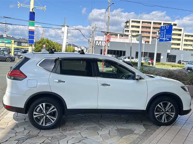 日産 エクストレイル 20X 静岡県 2018(平30)年 8.2万km パール 純正ナビ（CD DVD iPod FM AM フルセグTV SD Bluetooth）/全方位カメラ/バックカメラ/４WD/ダウンヒルアシストコントロール/前後コーナーセンサー/ヒーテッドドアミラー/電動リアゲート/ルーフキャリア/ステアリングリモコン/純正アルミホイール/純正フロアマット/本革レザーシート/LEDヘッドライト/フォグランプ/スマートキー