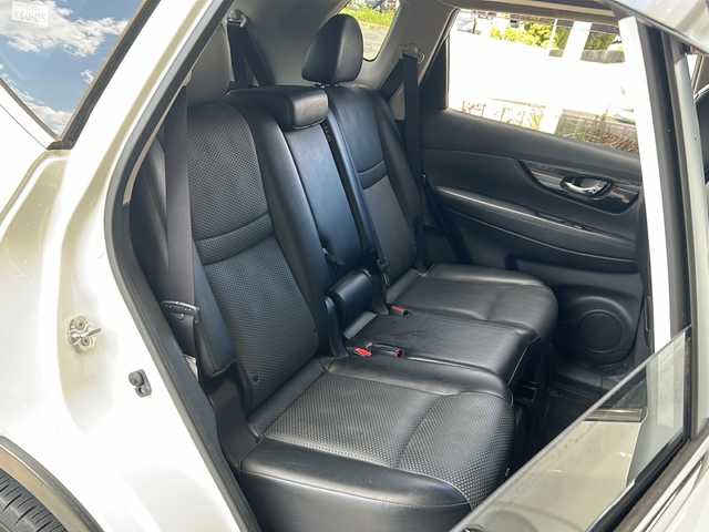 日産 エクストレイル 20X 静岡県 2018(平30)年 8.2万km パール 純正ナビ（CD DVD iPod FM AM フルセグTV SD Bluetooth）/全方位カメラ/バックカメラ/４WD/ダウンヒルアシストコントロール/前後コーナーセンサー/ヒーテッドドアミラー/電動リアゲート/ルーフキャリア/ステアリングリモコン/純正アルミホイール/純正フロアマット/本革レザーシート/LEDヘッドライト/フォグランプ/スマートキー