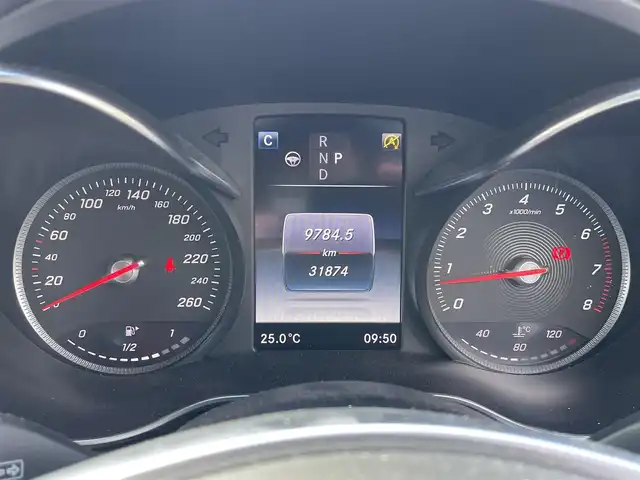 メルセデス・ベンツ Ｃ１８０ カブリオレ スポーツ 茨城県 2017(平29)年 3.2万km オブシディアンブラック /登録時走行距離/　　　　　　　31874キロ/純正ナビ/バックカメラ/地デジ/赤革シート/エアシート/ブルメスタスピーカー/クルーズコントロール/ETC/新車時整備手帳/　　【保証書】/取扱説明書/R6/7記録簿/
