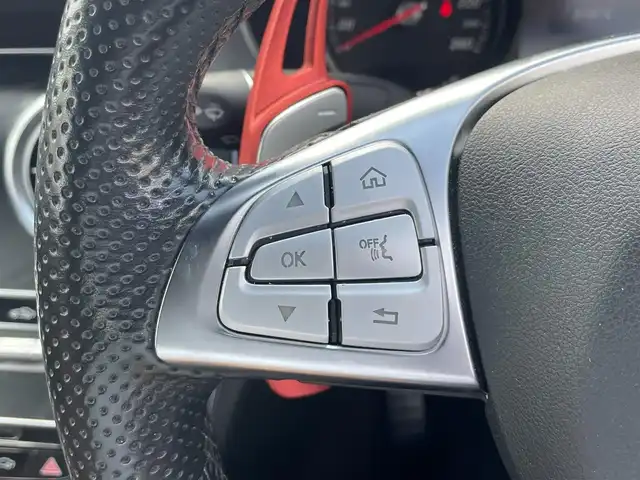 メルセデス・ベンツ Ｃ１８０ カブリオレ スポーツ 茨城県 2017(平29)年 3.2万km オブシディアンブラック /登録時走行距離/　　　　　　　31874キロ/純正ナビ/バックカメラ/地デジ/赤革シート/エアシート/ブルメスタスピーカー/クルーズコントロール/ETC/新車時整備手帳/　　【保証書】/取扱説明書/R6/7記録簿/