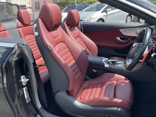 メルセデス・ベンツ Ｃ１８０ カブリオレ スポーツ 茨城県 2017(平29)年 3.2万km オブシディアンブラック /登録時走行距離/　　　　　　　31874キロ/純正ナビ/バックカメラ/地デジ/赤革シート/エアシート/ブルメスタスピーカー/クルーズコントロール/ETC/新車時整備手帳/　　【保証書】/取扱説明書/R6/7記録簿/
