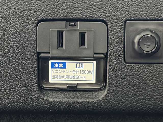トヨタ プリウス S ツーリングセレクション 愛知県 2022(令4)年 3.3万km アティチュードブラックマイカ レーントレーシングアシスト/プリクラッシュセーフティー/クリアランスソナー/パーキングサポートブレーキ/ロードサインアシスト/ふらつき警報/先行車発進告知/純正ディスプレイオーディオ/・AM/FM/・Bluetooth/・Miracast/・フルセグTV/パノラミックビューモニター/革巻きステアリング/レーダークルーズコントロール/ステアリングスイッチ/ビルトインETC/レザーシート/前席シートヒーター/LEDヘッドライト/フォグランプ/オートヘッドライト/オートマチックハイビーム/AC100V/純正アルミホイール/純正フロアマット