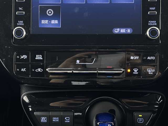 トヨタ プリウス S ツーリングセレクション 愛知県 2022(令4)年 3.3万km アティチュードブラックマイカ レーントレーシングアシスト/プリクラッシュセーフティー/クリアランスソナー/パーキングサポートブレーキ/ロードサインアシスト/ふらつき警報/先行車発進告知/純正ディスプレイオーディオ/・AM/FM/・Bluetooth/・Miracast/・フルセグTV/パノラミックビューモニター/革巻きステアリング/レーダークルーズコントロール/ステアリングスイッチ/ビルトインETC/レザーシート/前席シートヒーター/LEDヘッドライト/フォグランプ/オートヘッドライト/オートマチックハイビーム/AC100V/純正アルミホイール/純正フロアマット