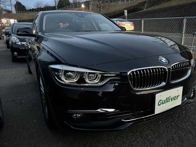 ＢＭＷ ３１８ｉ ラグジュアリー 長崎県 2018(平30)年 7.4万km サファイアブラックP フルセグ/パワーシート/シートヒーター/ETC/クルーズコントロール/プリクラ