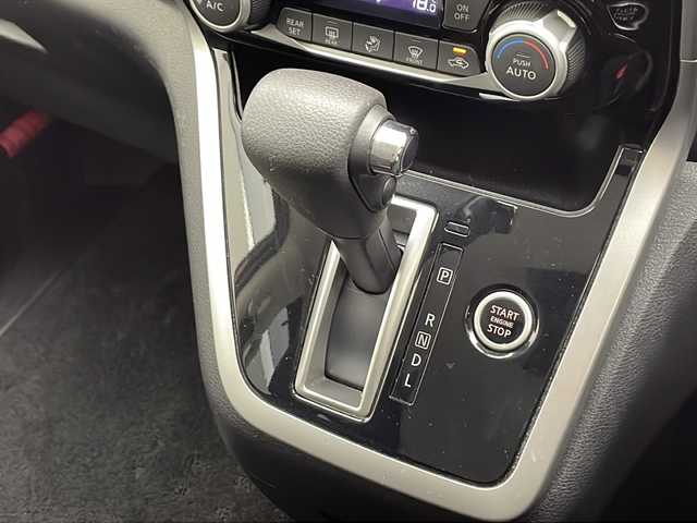 日産 セレナ ハイウェイスター 25thSP B 千葉県 2017(平29)年 4.8万km マルーンレッド 2トーン 純正9インチディーラーオプションナビ（AM/FM/Bluetooth接続/フルセグTV/CD/DVD）/社外フリップダウンモニター/全周囲カメラ/純正ビルトインETC/クルーズコントロール/両側パワースライドドア/スマートキー/パーキングアシスト/アイドリングストップ/ブラインドスポットモニター/前側ドライブレコーダー/純正フロアマット/純正16インチアルミホイール/前後コーナーセンサー/レーンキープアシスト/横滑り防止装置/盗難防止装置/衝突被害軽減システム/Wオートエアコン/HDMI/ISOFIX/純正ドアバイザー/純正フロアマット/純正ドライブレコーダー