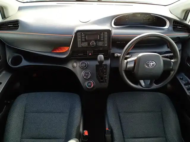 トヨタ シエンタ X Vパッケージ 福井県 2016(平28)年 6.7万km ホワイトパールクリスタルシャイン 純正USB/CDチューナー/横滑り防止装置/アイドリングストップ/両側スライドドア/純正フロアマット/ダブルエアバッグ/三列シート/リモコンキー