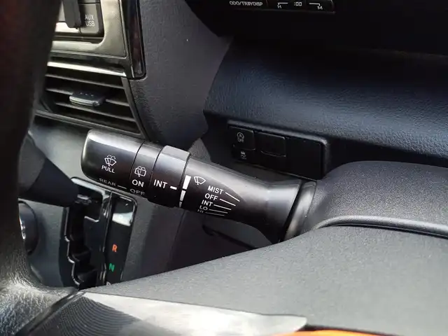 トヨタ シエンタ X Vパッケージ 福井県 2016(平28)年 6.7万km ホワイトパールクリスタルシャイン 純正USB/CDチューナー/横滑り防止装置/アイドリングストップ/両側スライドドア/純正フロアマット/ダブルエアバッグ/三列シート/リモコンキー