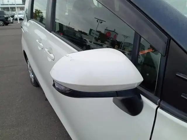 トヨタ シエンタ X Vパッケージ 福井県 2016(平28)年 6.7万km ホワイトパールクリスタルシャイン 純正USB/CDチューナー/横滑り防止装置/アイドリングストップ/両側スライドドア/純正フロアマット/ダブルエアバッグ/三列シート/リモコンキー