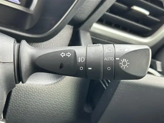 トヨタ ルーミー カスタムG 和歌山県 2021(令3)年 5.1万km クールバイオレットクリスタルシャイン 純正ナビ/(AM/FM/CD/DVD/Bluetooth)/衝突軽減ブレーキ/横滑り防止機能/コーナーセンサー/アイドリングストップ/レーダークルコン/電動パーキング/オートホールド/ステアリングスイッチ/オートライト/ETC/プッシュスタート/スマートキー/純正フロアマット/純正AW