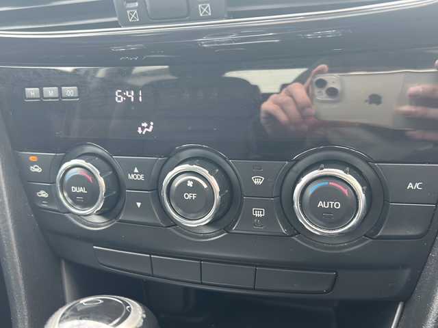 マツダ アテンザ セダン 20S 富山県 2013(平25)年 5.9万km アルミニウムメタリック スマートキー/社外メモリーナビ(C9P8)/DVD/BT/フルセグTV/USB/AUX/バックカメラ/電格ウィンカーミラー/フォグランプ/パドルシフト/クルーズコントロール/皮巻きステアリング/プッシュスタート/アイドリングストップ/ヘッドライトレベライザー/オートライト/純正17インチAW/横滑り防止装置/保証書・取説/社外AWスタッドレス車載(215/65R16)