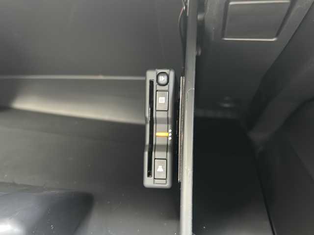 マツダ ＣＸ－３ 15S アーバンドレッサー 大阪府 2024(令6)年 0.3万km グレー 純正ナビ（フルセグTV・FM/AM・Bluetooth）/8.8インチセンターディスプレイ/360°ビュー・モニター/スマート・ブレーキ・サポート（SBS）/マツダ・レーダー・クルーズ・コントロール（MRCC）/アドバンストキーレスエントリーシステム/アクティブ・ドライビング・ディスプレイ/交通標識認識システム（TSR）/フットイルミネーション/純正18インチアルミホイール/スマートキー/プッシュスタート/シートヒーター（運転席/助手席）/ステアリングヒーター/ドライブレコーダー（フロント/リア）/品番：CS-54FH/ブレーキホールド/ETC