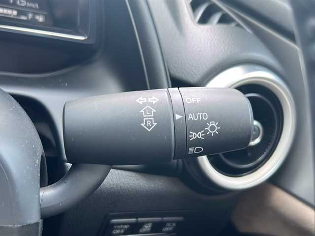 マツダ ＣＸ－３ 15S アーバンドレッサー 大阪府 2024(令6)年 0.3万km グレー 純正ナビ（フルセグTV・FM/AM・Bluetooth）/8.8インチセンターディスプレイ/360°ビュー・モニター/スマート・ブレーキ・サポート（SBS）/マツダ・レーダー・クルーズ・コントロール（MRCC）/アドバンストキーレスエントリーシステム/アクティブ・ドライビング・ディスプレイ/交通標識認識システム（TSR）/フットイルミネーション/純正18インチアルミホイール/スマートキー/プッシュスタート/シートヒーター（運転席/助手席）/ステアリングヒーター/ドライブレコーダー（フロント/リア）/品番：CS-54FH/ブレーキホールド/ETC