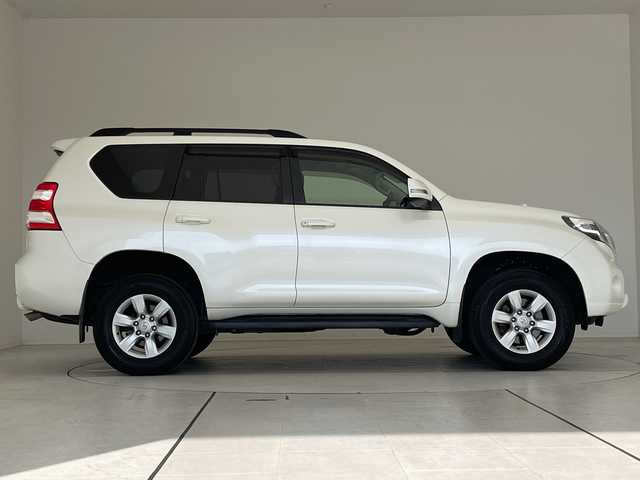 トヨタ ランドクルーザー プラド TX 愛知県 2016(平28)年 7万km ホワイトパールクリスタルシャイン SDナビ/バックカメラ/コーナーセンサー/純正アルミホイール/ルーフレール/４WD/LEDヘッドライト/インテリジェントミラー/ドライブレコーダー/ETC/フルセグ/CD DVD/Bluetooth/ステアリングスイッチ/スマートキー/プッシュスタート
