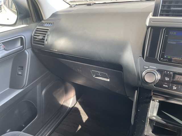 トヨタ ランドクルーザー プラド TX 愛知県 2016(平28)年 7万km ホワイトパールクリスタルシャイン SDナビ/バックカメラ/コーナーセンサー/純正アルミホイール/ルーフレール/４WD/LEDヘッドライト/インテリジェントミラー/ドライブレコーダー/ETC/フルセグ/CD DVD/Bluetooth/ステアリングスイッチ/スマートキー/プッシュスタート