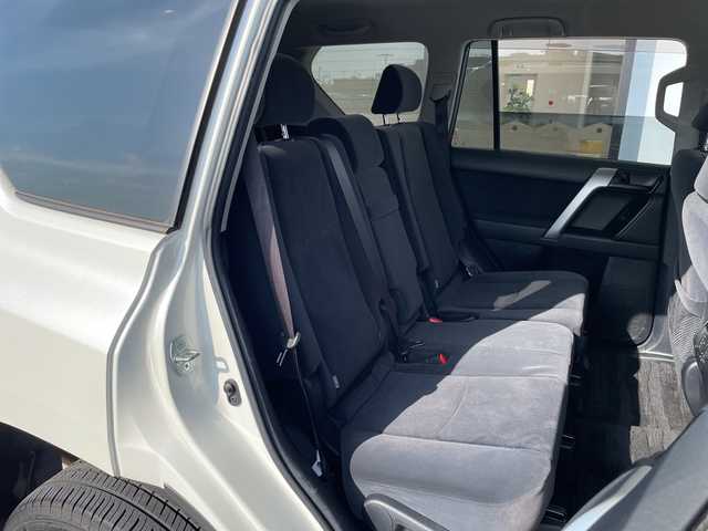 トヨタ ランドクルーザー プラド TX 愛知県 2016(平28)年 7万km ホワイトパールクリスタルシャイン SDナビ/バックカメラ/コーナーセンサー/純正アルミホイール/ルーフレール/４WD/LEDヘッドライト/インテリジェントミラー/ドライブレコーダー/ETC/フルセグ/CD DVD/Bluetooth/ステアリングスイッチ/スマートキー/プッシュスタート