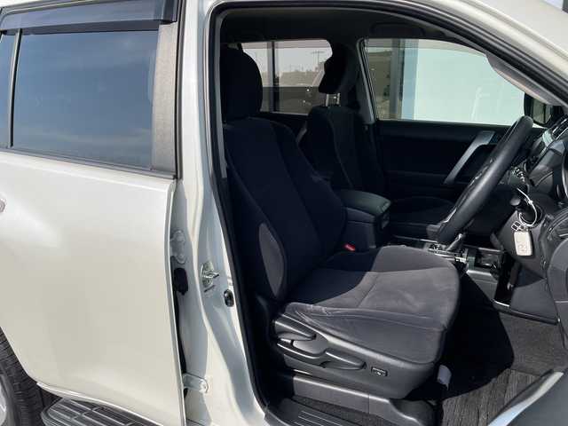 トヨタ ランドクルーザー プラド TX 愛知県 2016(平28)年 7万km ホワイトパールクリスタルシャイン SDナビ/バックカメラ/コーナーセンサー/純正アルミホイール/ルーフレール/４WD/LEDヘッドライト/インテリジェントミラー/ドライブレコーダー/ETC/フルセグ/CD DVD/Bluetooth/ステアリングスイッチ/スマートキー/プッシュスタート