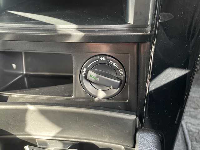 トヨタ ランドクルーザー プラド TX 愛知県 2016(平28)年 7万km ホワイトパールクリスタルシャイン SDナビ/バックカメラ/コーナーセンサー/純正アルミホイール/ルーフレール/４WD/LEDヘッドライト/インテリジェントミラー/ドライブレコーダー/ETC/フルセグ/CD DVD/Bluetooth/ステアリングスイッチ/スマートキー/プッシュスタート