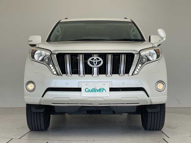トヨタ ランドクルーザー プラド TX 愛知県 2016(平28)年 7万km ホワイトパールクリスタルシャイン SDナビ/バックカメラ/コーナーセンサー/純正アルミホイール/ルーフレール/４WD/LEDヘッドライト/インテリジェントミラー/ドライブレコーダー/ETC/フルセグ/CD DVD/Bluetooth/ステアリングスイッチ/スマートキー/プッシュスタート