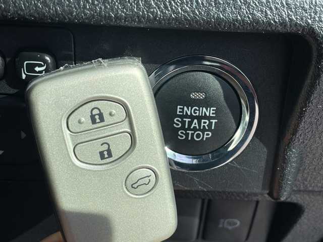 トヨタ ランドクルーザー プラド TX 愛知県 2016(平28)年 7万km ホワイトパールクリスタルシャイン SDナビ/バックカメラ/コーナーセンサー/純正アルミホイール/ルーフレール/４WD/LEDヘッドライト/インテリジェントミラー/ドライブレコーダー/ETC/フルセグ/CD DVD/Bluetooth/ステアリングスイッチ/スマートキー/プッシュスタート