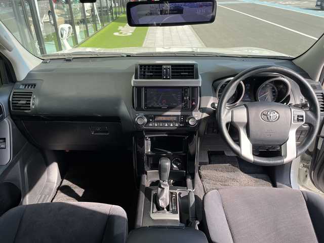 トヨタ ランドクルーザー プラド TX 愛知県 2016(平28)年 7万km ホワイトパールクリスタルシャイン SDナビ/バックカメラ/コーナーセンサー/純正アルミホイール/ルーフレール/４WD/LEDヘッドライト/インテリジェントミラー/ドライブレコーダー/ETC/フルセグ/CD DVD/Bluetooth/ステアリングスイッチ/スマートキー/プッシュスタート