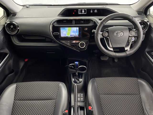 トヨタ アクア クロスオーバー 福岡県 2017(平29)年 6.7万km ブラックマイカ 社外ナビ/（CD/DVD/Bluetooth/フルセグTV)/バックカメラ/ETC/ハーフレザーシート/LEDヘッドライト/オートライト/トヨタセーフティセンス/　・オートハイビーム/　・プリクラッシュセーフティ/　・レーンディパーチャーアラート/　・先行車発進告知機能/ステアリングリモコン/オートエアコン/プッシュスタート/スマートキー