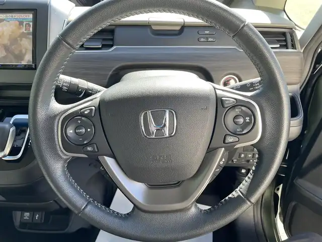 ホンダ フリード ハイブリット G ホンダセンシング 福岡県 2020(令2)年 2.7万km シルバーミストグリーンM 社外8型SDナビ(フルセグTV/CD/DVD/BT)ホンダセンシングフリップダウンモニター両側パワスラクルコンドラレコETCシートヒーターUSB純正LED純正アルミホイールプッシュスタートスマートキー