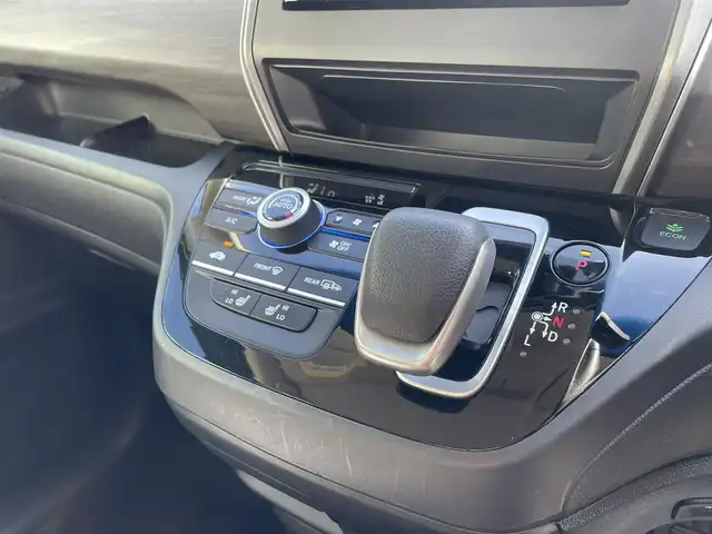 ホンダ フリード ハイブリット G ホンダセンシング 福岡県 2020(令2)年 2.7万km シルバーミストグリーンM 社外8型SDナビ(フルセグTV/CD/DVD/BT)ホンダセンシングフリップダウンモニター両側パワスラクルコンドラレコETCシートヒーターUSB純正LED純正アルミホイールプッシュスタートスマートキー