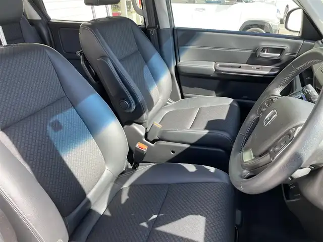 ホンダ フリード ハイブリット G ホンダセンシング 福岡県 2020(令2)年 2.7万km シルバーミストグリーンM 社外8型SDナビ(フルセグTV/CD/DVD/BT)ホンダセンシングフリップダウンモニター両側パワスラクルコンドラレコETCシートヒーターUSB純正LED純正アルミホイールプッシュスタートスマートキー