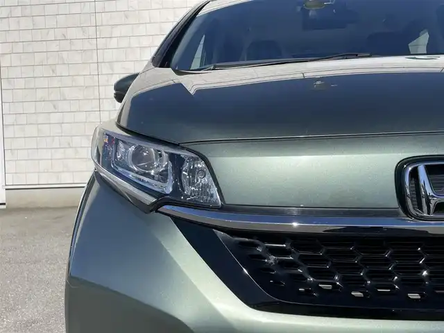 ホンダ フリード ハイブリット G ホンダセンシング 福岡県 2020(令2)年 2.7万km シルバーミストグリーンM 社外8型SDナビ(フルセグTV/CD/DVD/BT)ホンダセンシングフリップダウンモニター両側パワスラクルコンドラレコETCシートヒーターUSB純正LED純正アルミホイールプッシュスタートスマートキー