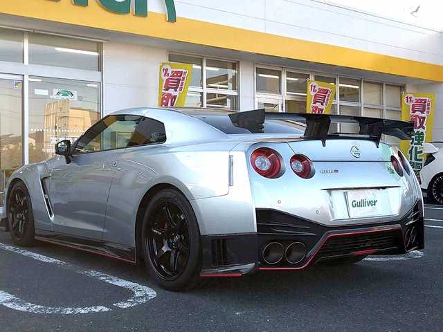 日産 ＧＴ－Ｒ ニスモ 静岡県 2016(平28)年 3.1万km アルティメイトメタルシルバー 2016Yモデル/NISMOスポーツリセッティング/純正コネクトナビ/フルセグテレビ/Bluetooth/AUX・USB・iPod/BOSEサウンドシステム/RECAROハーフレザー/ビルシュタイン製サスペンション/RAYZ製20インチアルミ/ADVAN NEOVA(AD09)/ブレンボ製キャリパー/クルーズコントロール/パドルシフト/ドライブレコーダー/スマートキー/フロアマット/ETC/新車保証書/取扱説明書/スポリセ保証書